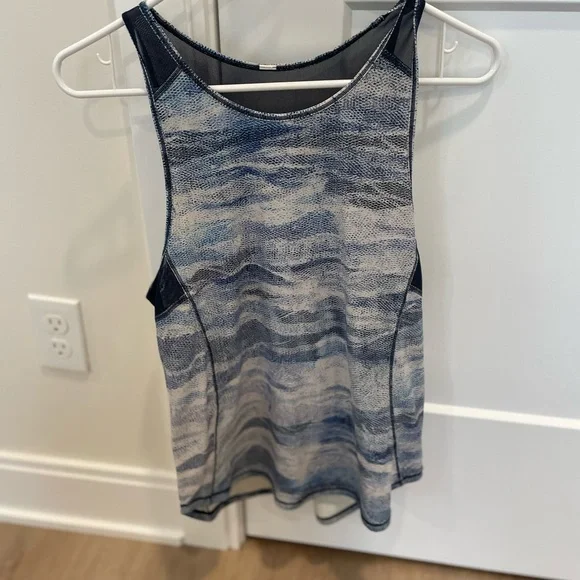 Lululemon Athletica Tank Top - Picture 2 of 4